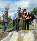 Spielplatzgestaltung mit Kindern © Grambach (Bilder von Fratz Graz) Spielplatzgestaltung mit Kindern