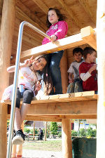 Spielplatzgestaltung mit Kindern © Grambach (Bilder von Fratz Graz) Spielplatzgestaltung mit Kindern
