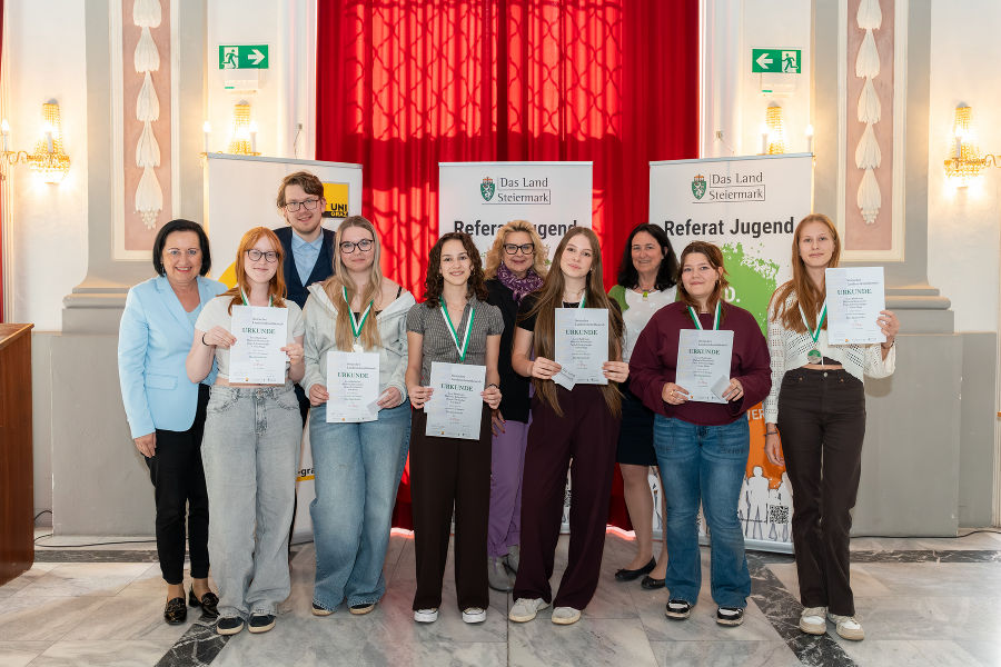 Landesjugendredewettbewerb - Landesjugendredewettbewerb - Gewinnerinnen Sprachrohr