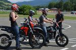 Die Jugendlichen aus Niklasdorf hatten viel Spaß beim Fahrsicherheitstraining in Kalwang. © Wagner Die Jugendlichen aus Niklasdorf hatten viel Spaß beim Fahrsicherheitstraining in Kalwang.