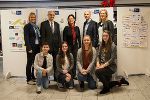 Sind stolz auf die Projektarbeiten der Schüler: Jugendmanagerin Valerie Böckel vom Regionalmanagement, Josef Luipl von Böhler Edelstahl, Pflichtschulinspektorin Elisabeth Schwendenwein, Regionalmanger Jochen Werderitsch, ece-Centermanagerin Marie-Louise Schnurpfeil (v.l.n.r.) mit Schülern der NMS © ece Kapfenberg