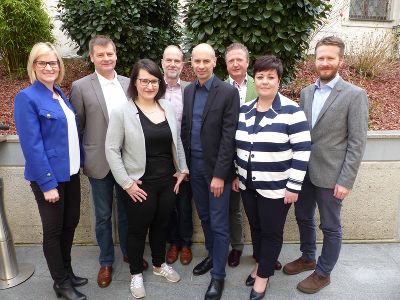 Jugendmanagerin Valerie Böckel (RM Obersteiermark Ost), Regionalmanager Horst Fidlschuster (RM Oststeiermark), BBO-Koordinatorin Lisa Neumann (RM Obersteiermark Ost), Raumplaner Rainer Opl (Land Steiermark), Regionalmanager Jochen Werderitsch (RM Obersteiermark Ost), Karl Becker (Verein RM Österreich), Regionalmanagerin Silke Sickinger (RM Oberösterreich) und Regionalmanager Lasse Kraack (RM Südweststeiermark). © RM Oberösterreich Jugendmanagerin Valerie Böckel (RM Obersteiermark Ost), Regionalmanager Horst Fidlschuster (RM Oststeiermark), BBO-Koordinatorin Lisa Neumann (RM Obersteiermark Ost), Raumplaner Rainer Opl (Land Steiermark), Regionalmanager Jochen Werderitsch (RM Obersteiermark Ost), Karl Becker (Verein RM Österreich), Regionalmanagerin Silke Sickinger (RM Oberösterreich) und Regionalmanager Lasse Kraack (RM Südweststeiermark).