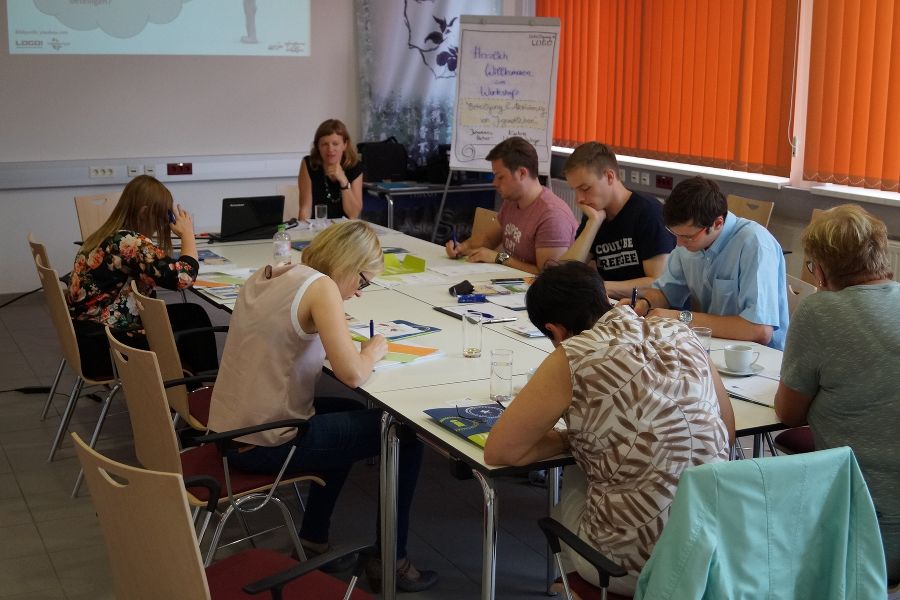 GemeinderätInnen aus dem Bezirk Leoben erarbeiten das Thema Jugendbeteiligung.