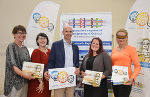 Das Team des Regionalmanagements: v.l.: Doris Haider, Lisa Neumann, Geschäftsführer Jochen Werderitsch, Projektleiterin Bianca Klapfer und Regionsikone Stella Steel (Jugendmanagerin Valerie Böckel) © Kastner&Partner Das Team des Regionalmanagements: v.l.: Doris Haider, Lisa Neumann, Geschäftsführer Jochen Werderitsch, Projektleiterin Bianca Klapfer und Regionsikone Stella Steel (Jugendmanagerin Valerie Böckel)