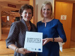 Landesrätin Ursula Lackner mit Jugendmanagerin Valerie Böckel © RJM Landesrätin Ursula Lackner mit Jugendmanagerin Valerie Böckel
