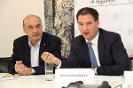 Landeshauptmann-Stellvertreter Michael Schickhofer (re.) erläuterte die Eckpfeiler des Regionalentwicklungsgesetzes. © Stadtgemeinde Kapfenberg Landeshauptmann-Stellvertreter Michael Schickhofer (re.) erläuterte die Eckpfeiler des Regionalentwicklungsgesetzes.