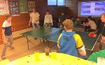 Jugendliche spielen Tischtennis © Martin Weber Jugendliche spielen Tischtennis