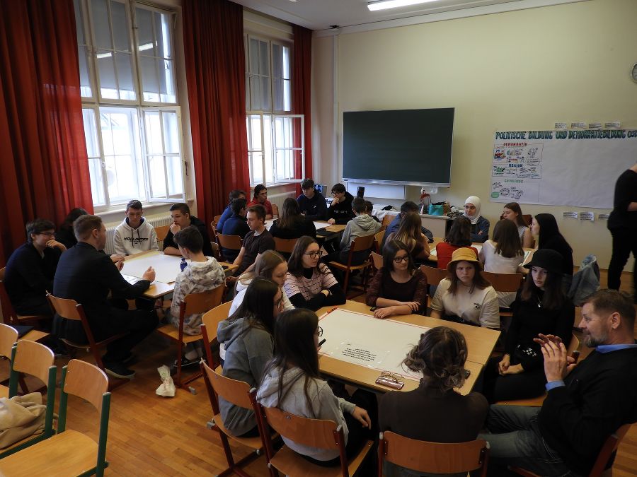 Politische Bildung & Demokratiebildung zu Gast in Fürstenfeld